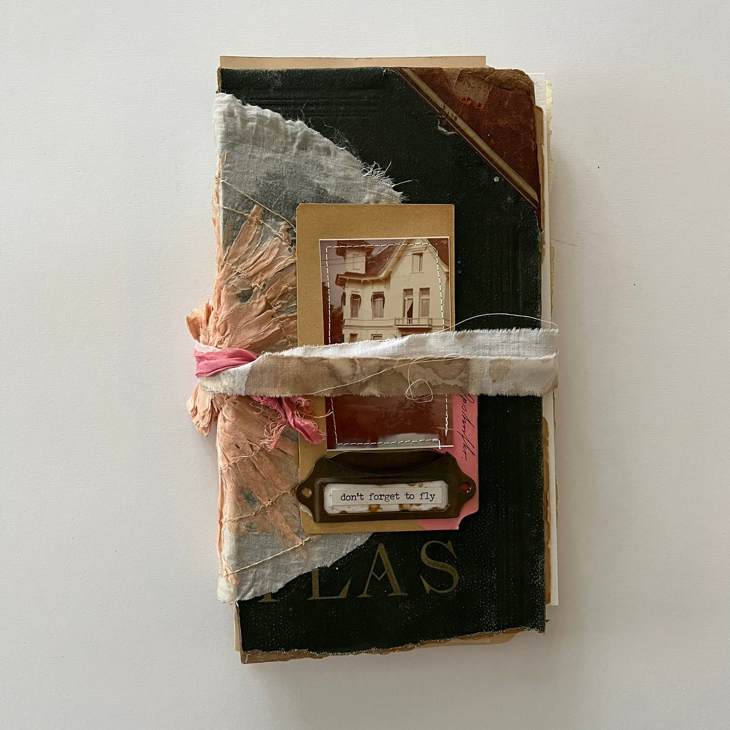 RESERVED FOR ABIGAIL - Atlas journal no. 3 - don´t forget to fly