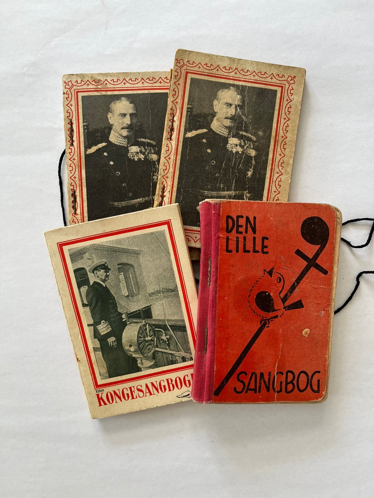 Set of little books